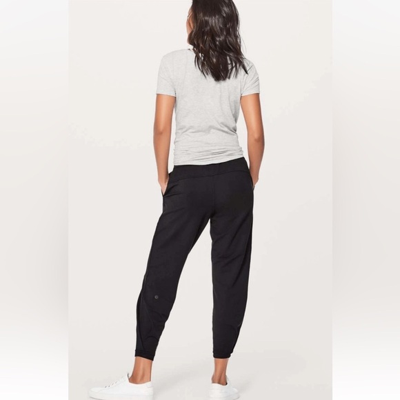 Lululemon Black Twisted & Tucked Pants, Size 2 - Picture 2 of 8